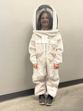 Load image into Gallery viewer, Youth Ventilated Bee Suit with Fencing Veil