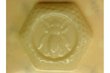 Load image into Gallery viewer, Queen Bee 2oz Mold
