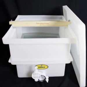 DELUXE UNCAPPING TUB KIT